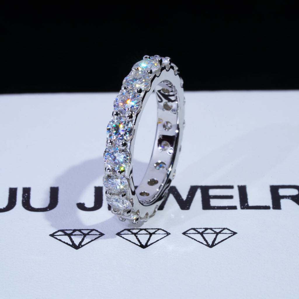6.00 CARAT 925S & VVS Moissanite Single-Row Eternity Ring