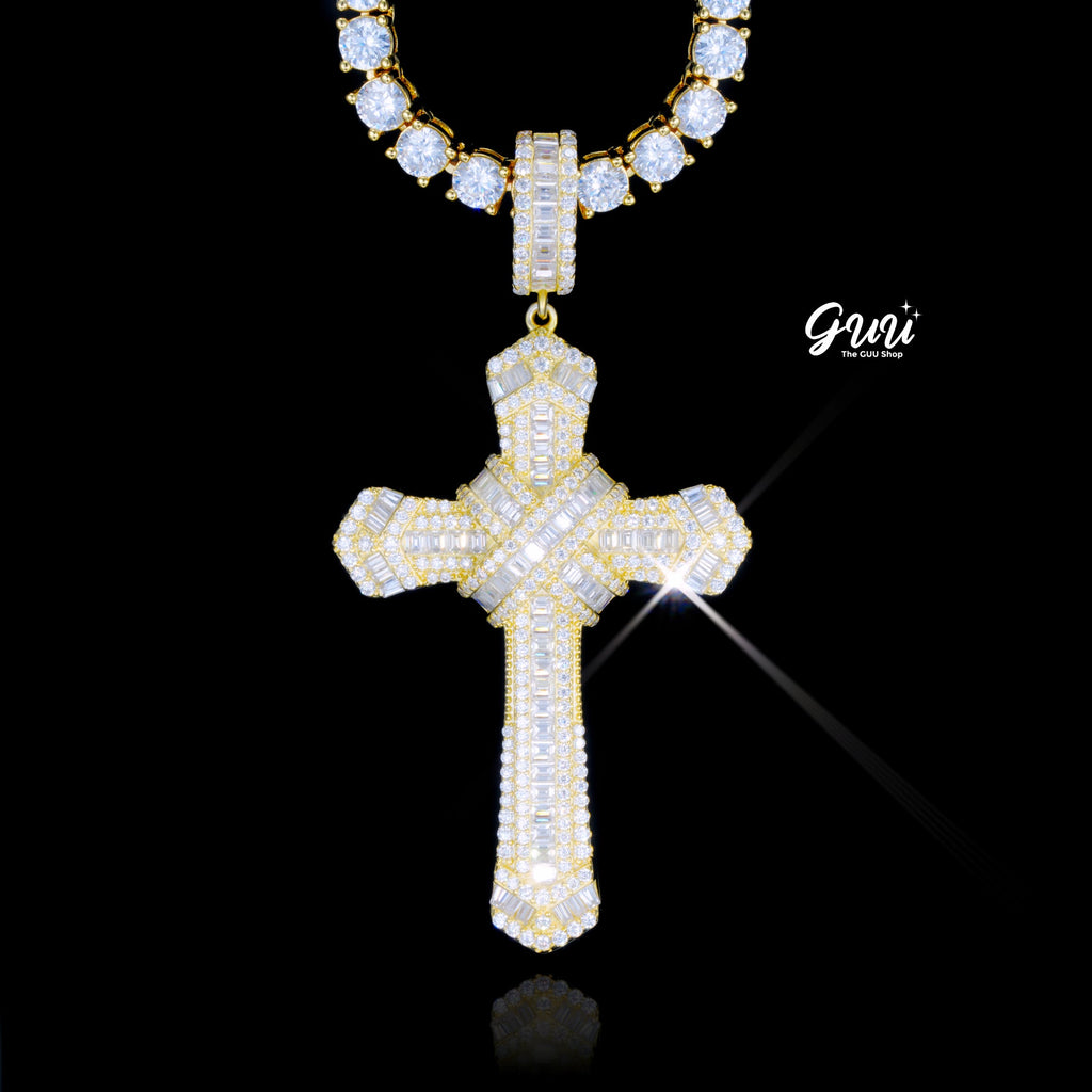 925S & VVS Moissanite Baguette Cross Necklace