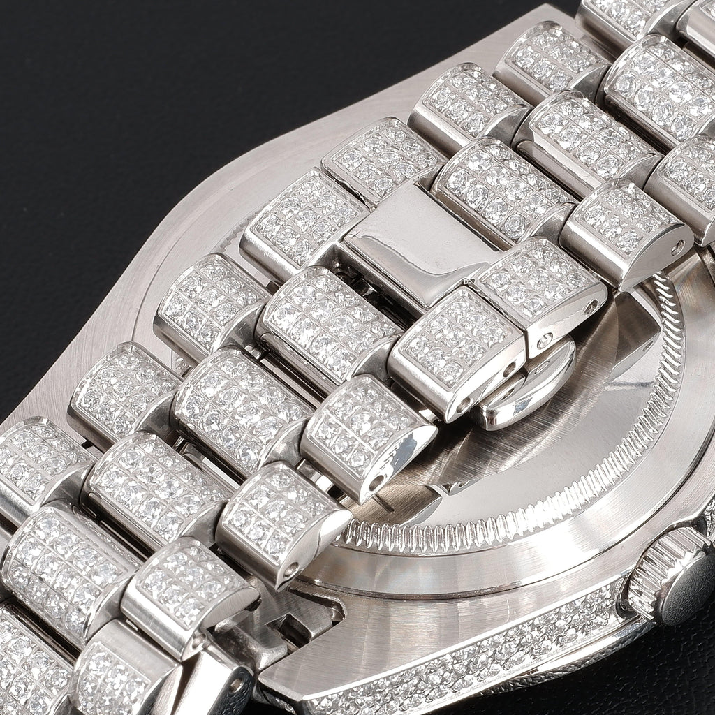 GUU Iced Watch Red Dial in WhiteGold