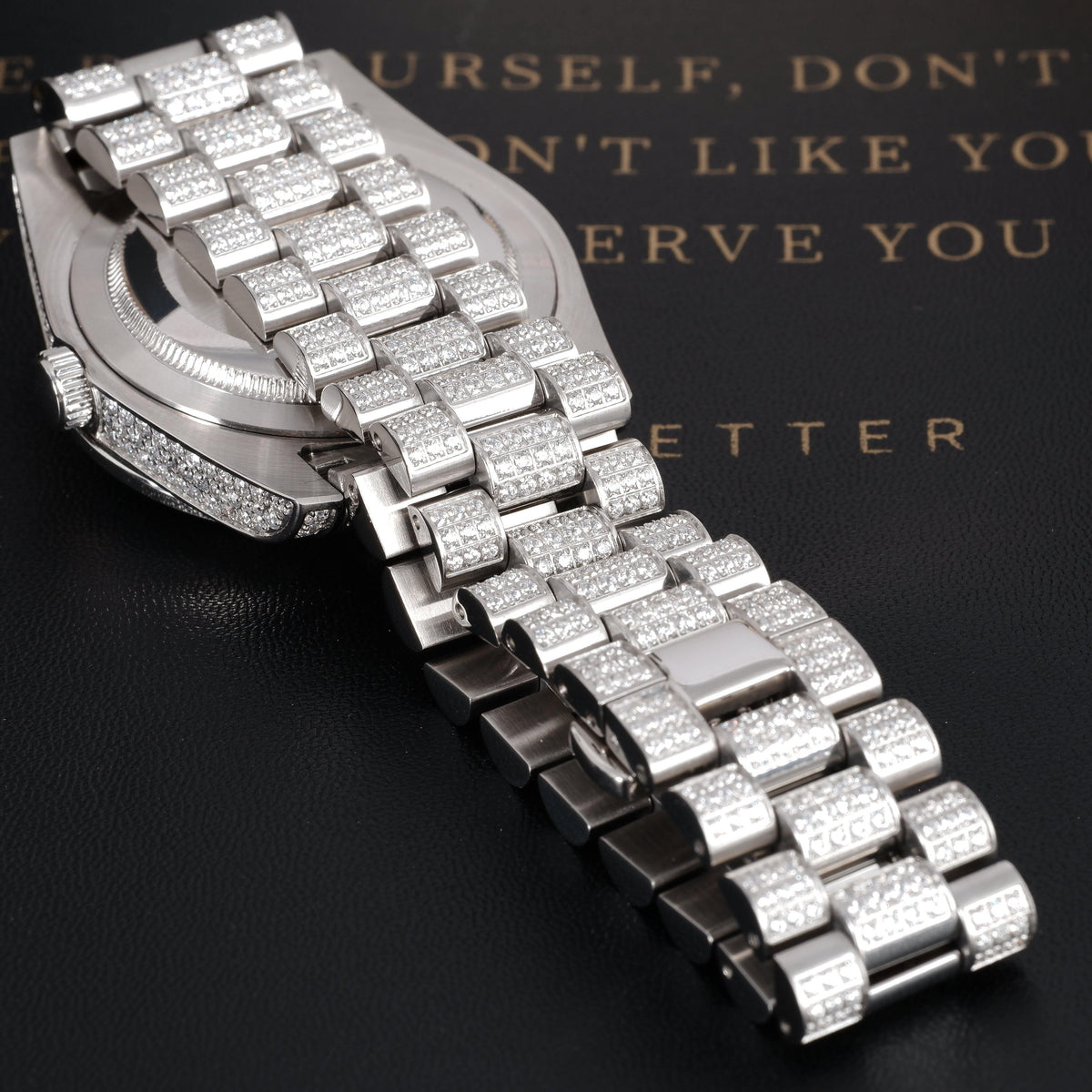 GUU Iced Watch Red Dial in WhiteGold