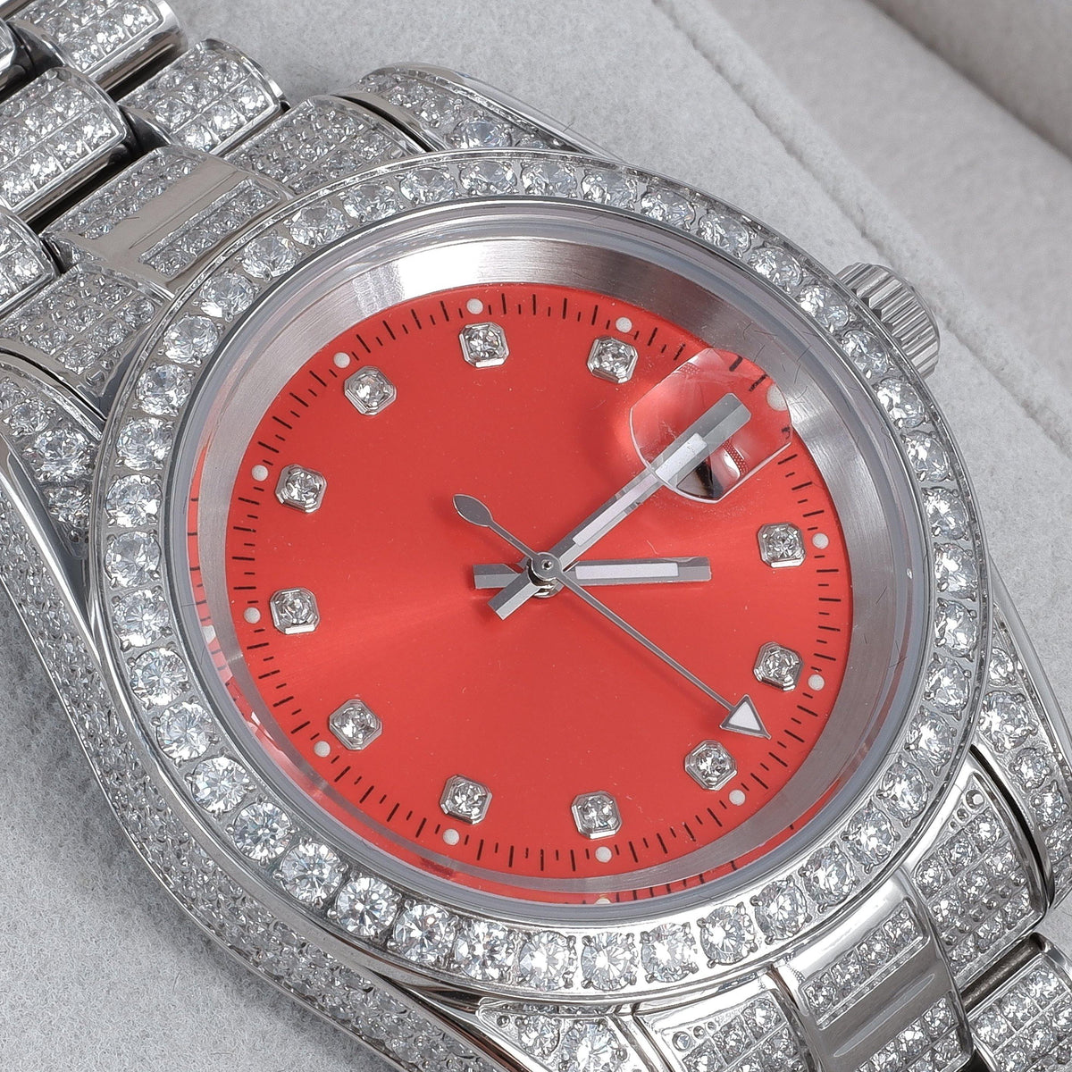 GUU Iced Watch Red Dial in WhiteGold