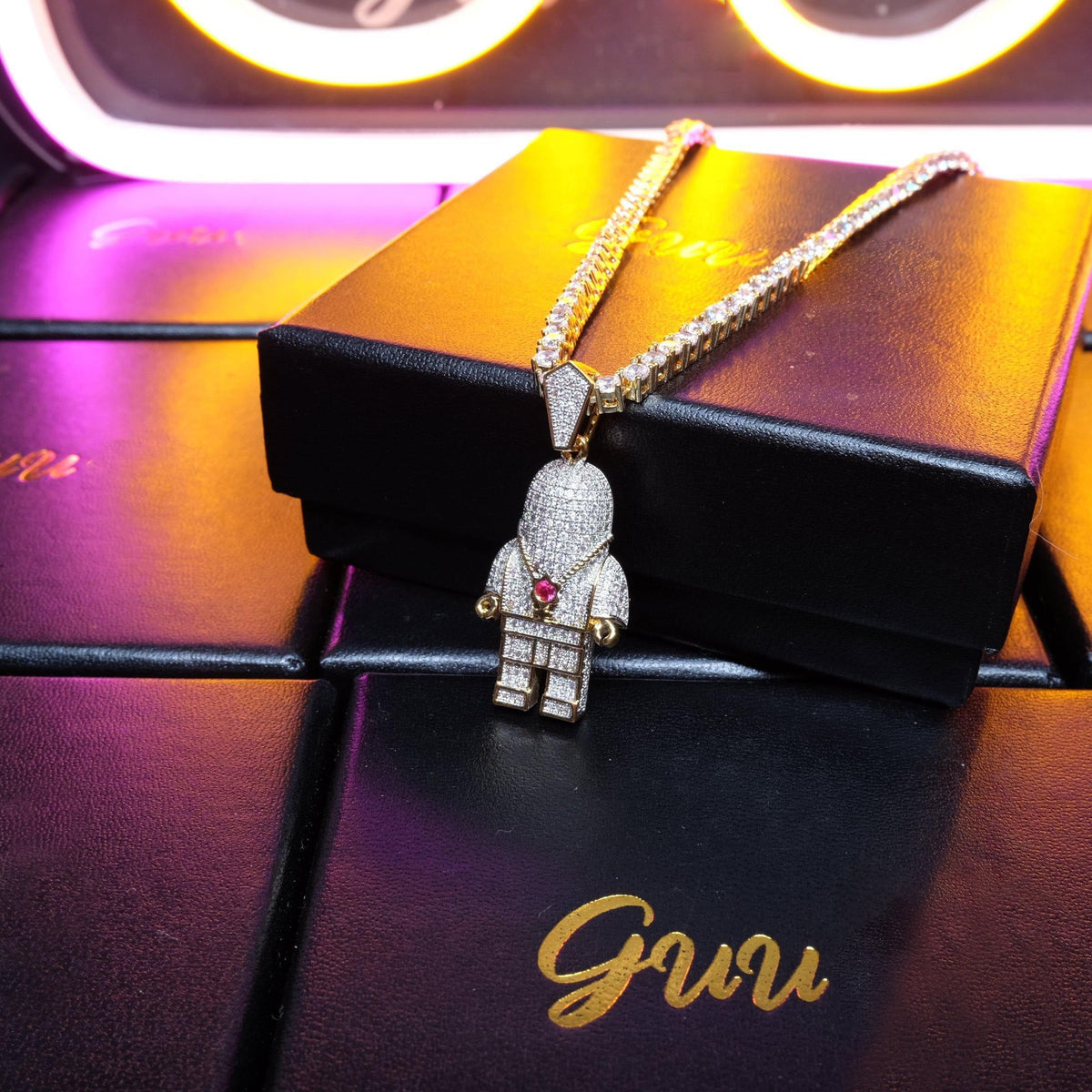 Iced 18mm  CZ  BlingBling Astronaut Pendant & Cuban Link Chain
