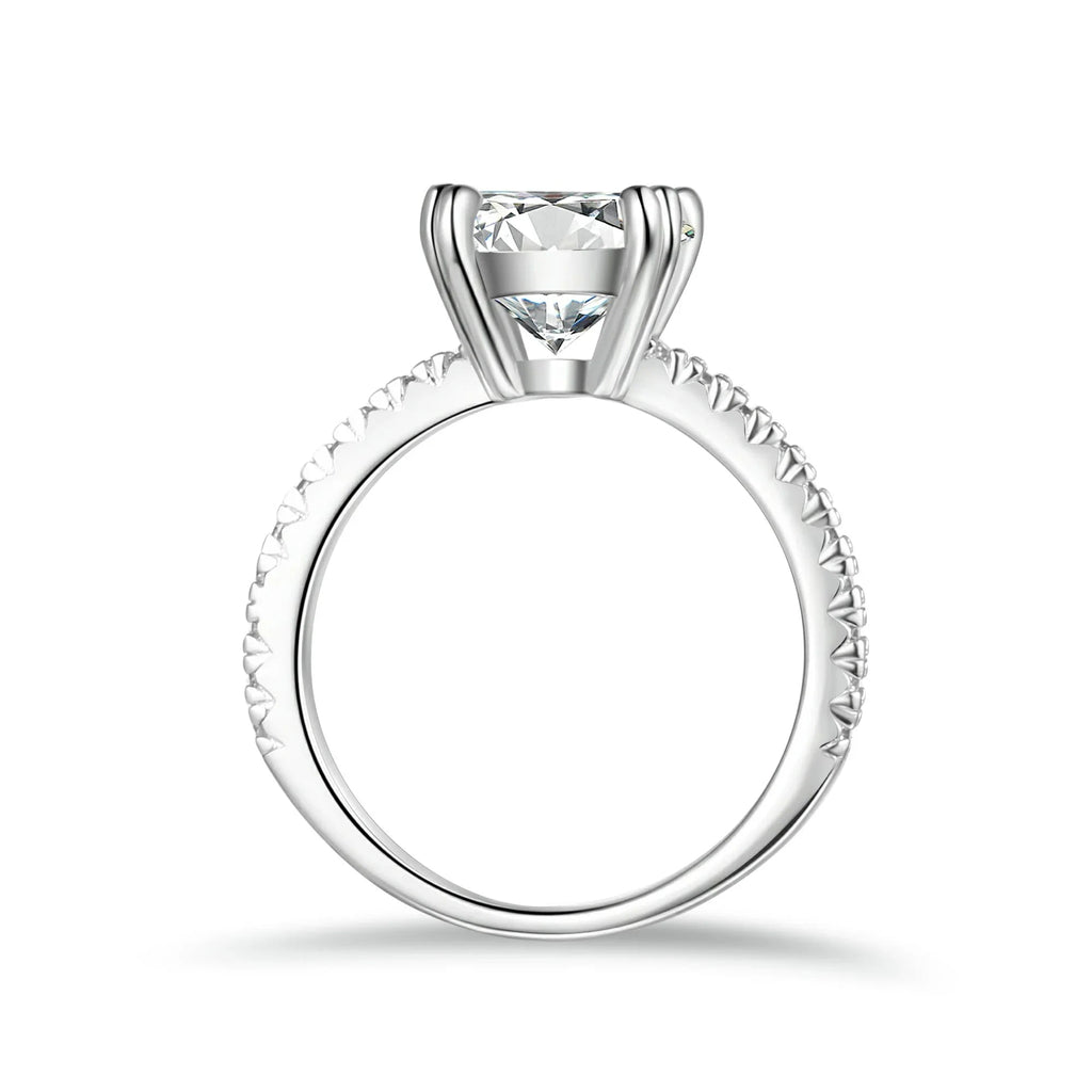 Round Cut Moissanite Engagement Ring Solitaire