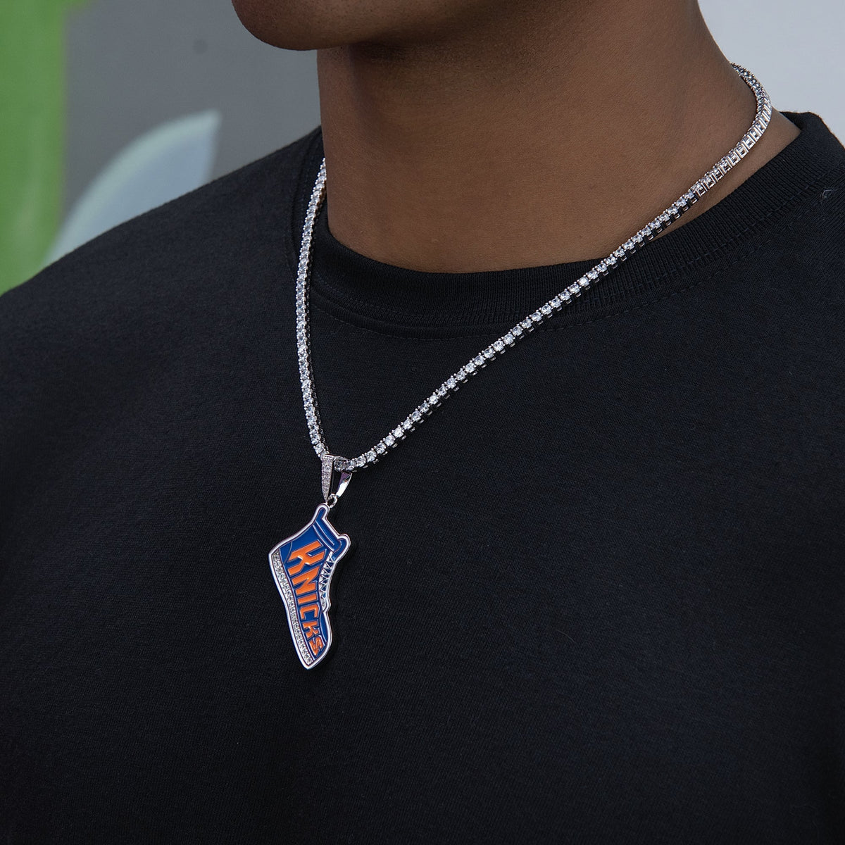 New York Knicks Official NBA Sneaker Pendant
