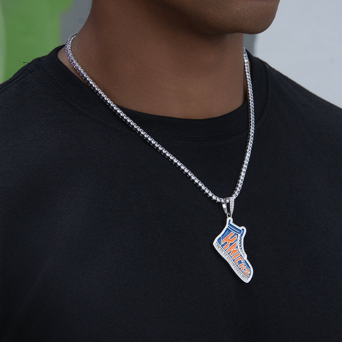New York Knicks Official NBA Sneaker Pendant