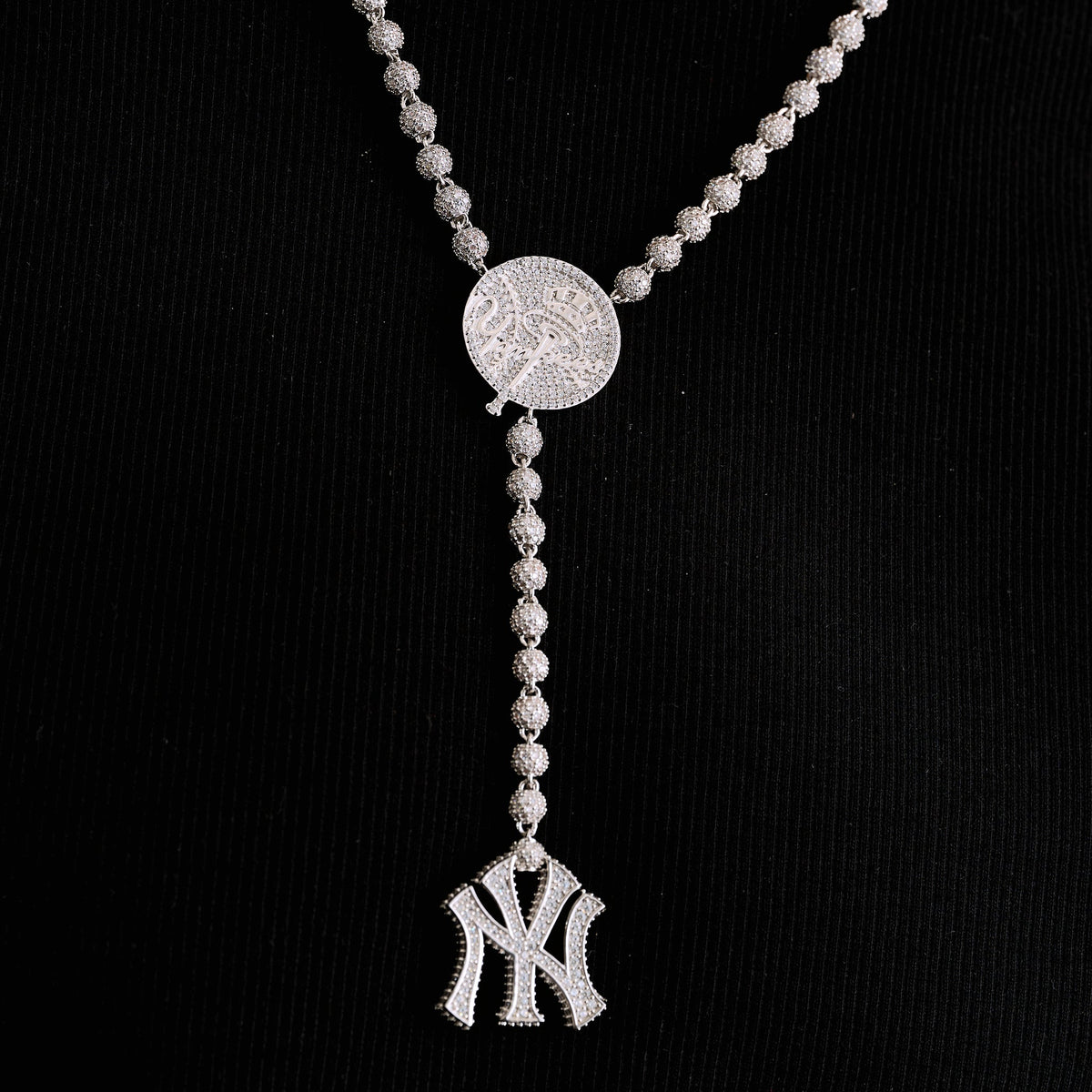 New York Yankees Official MLB Lariat in White Gold