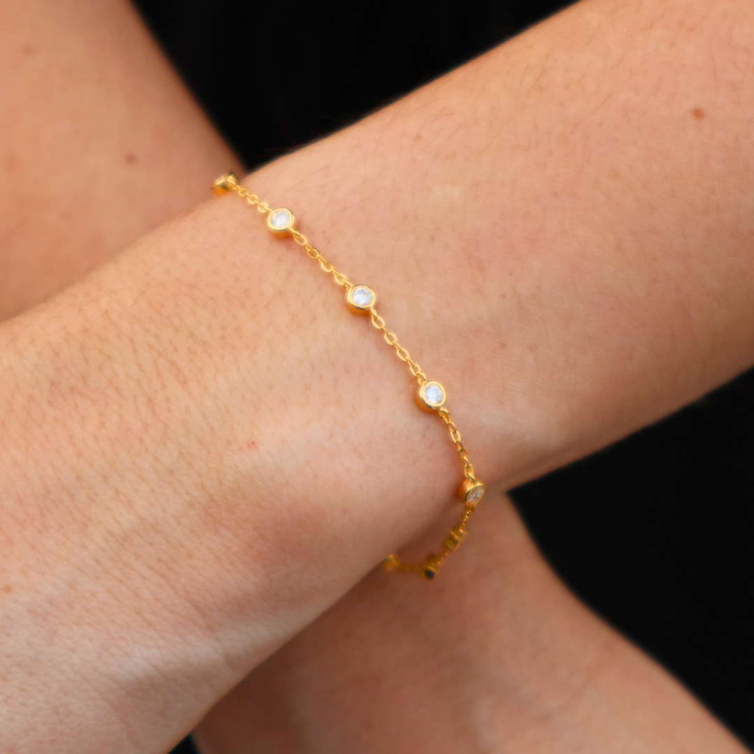 Moissanite Novem Bracelet (Gold)
