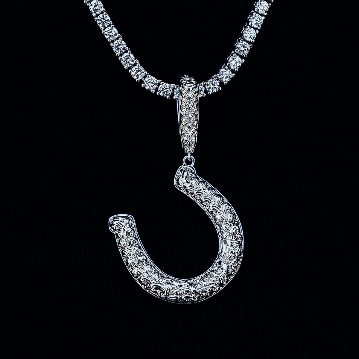 Simple Horseshoe Pendant in White Gold