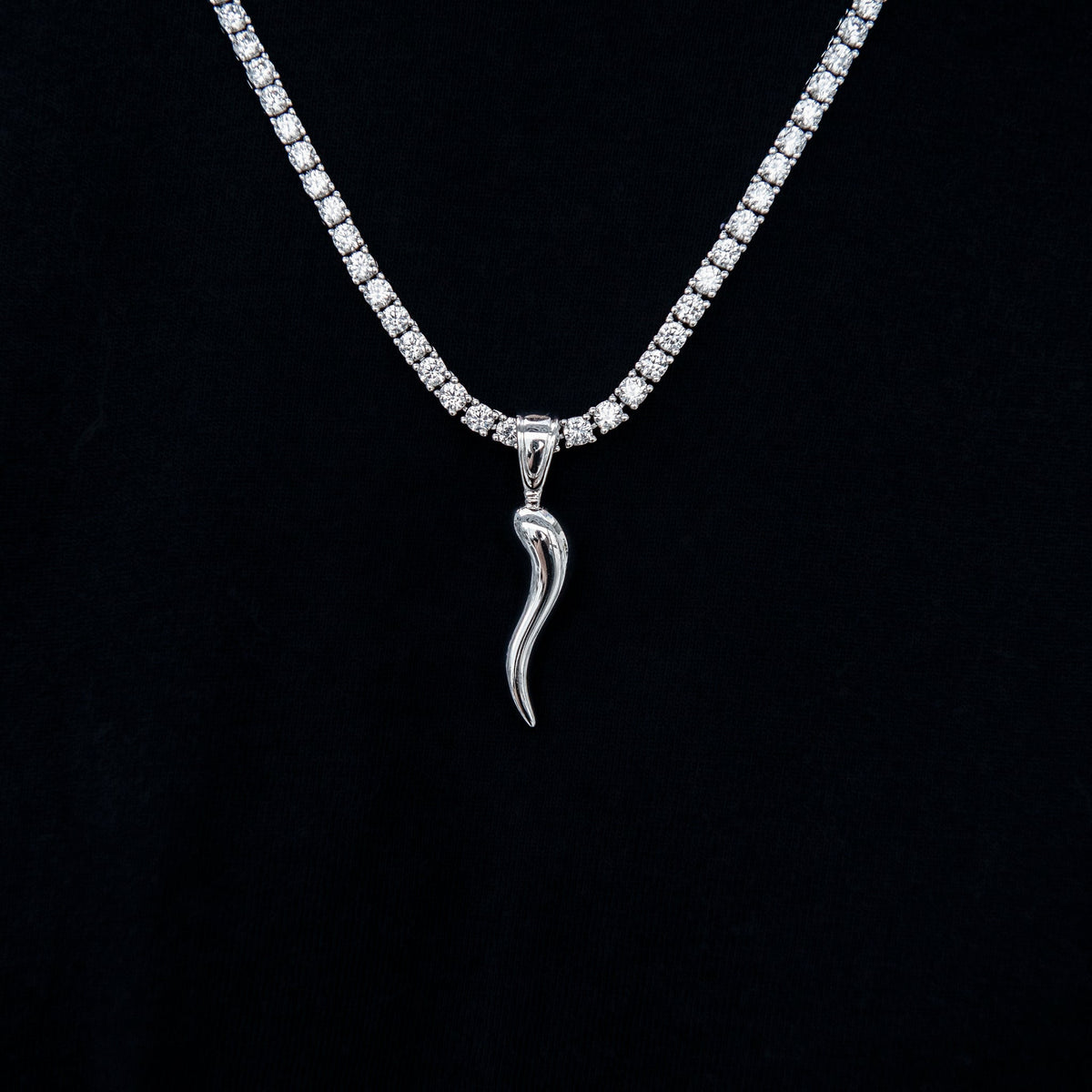 Italian Horn Pendant in White Gold