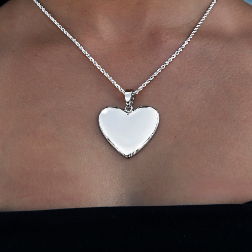 Simple Heart Pendant in White Gold