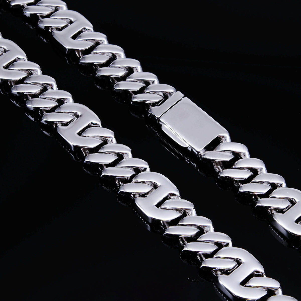 15mm Prong Baguette Curb Chain White Gold