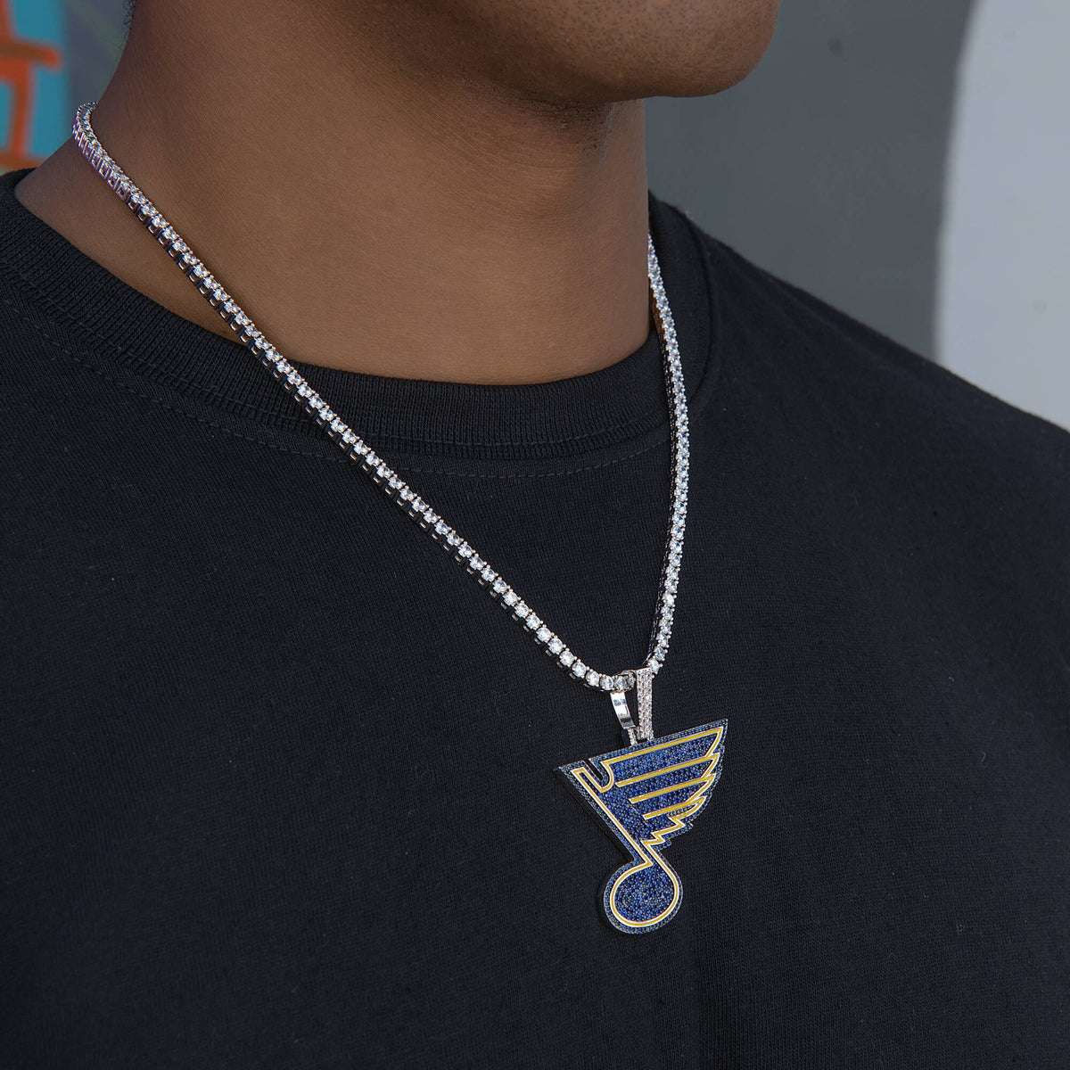 St. Louis Blues Official NHL Logo Pendant in White Gold