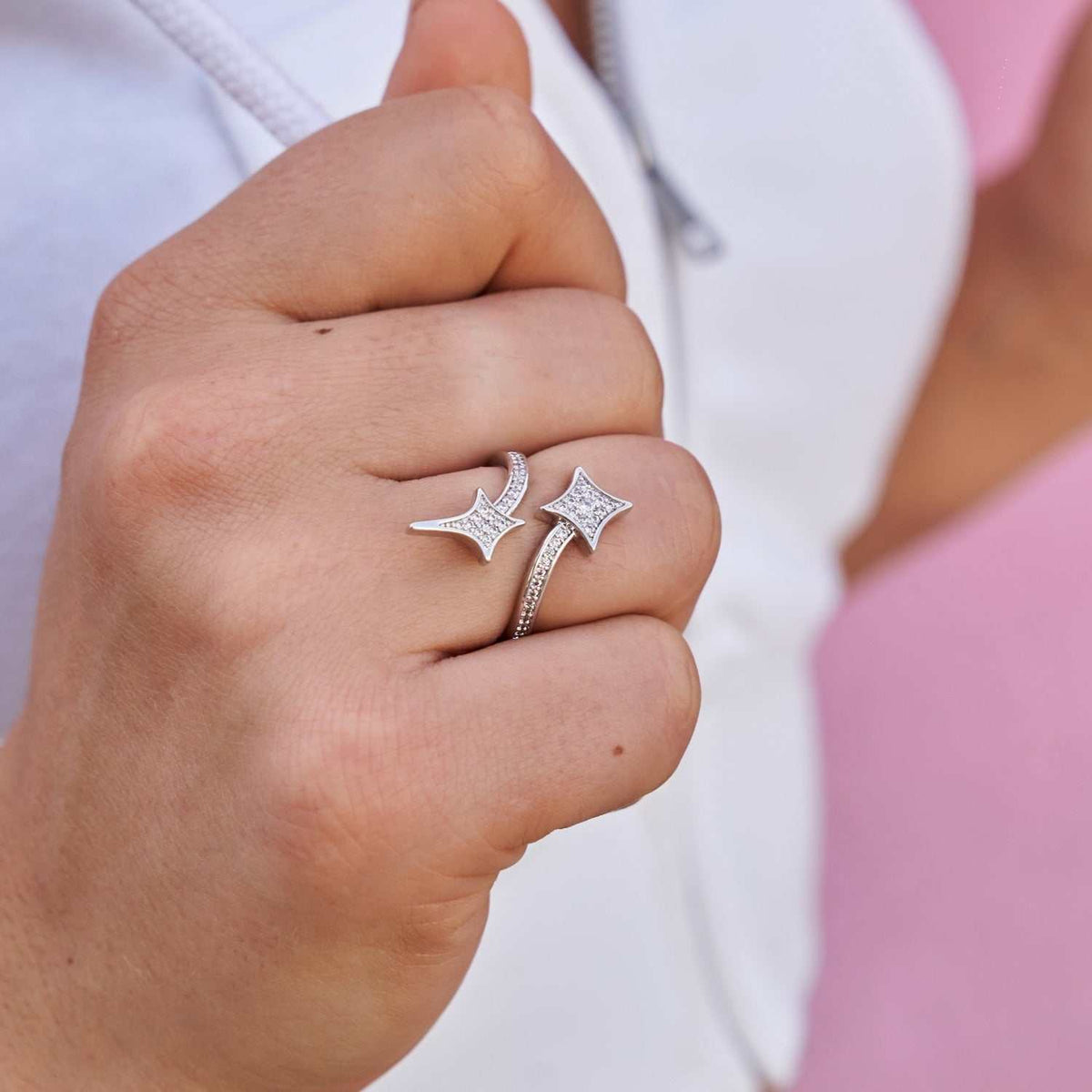 GLD Signature Star Ring in White Gold Vermeil