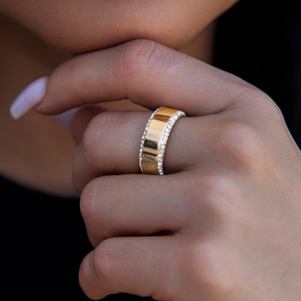Diamond Edge Ring in Yellow Gold