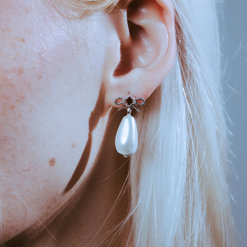 REPUTATION EARRING