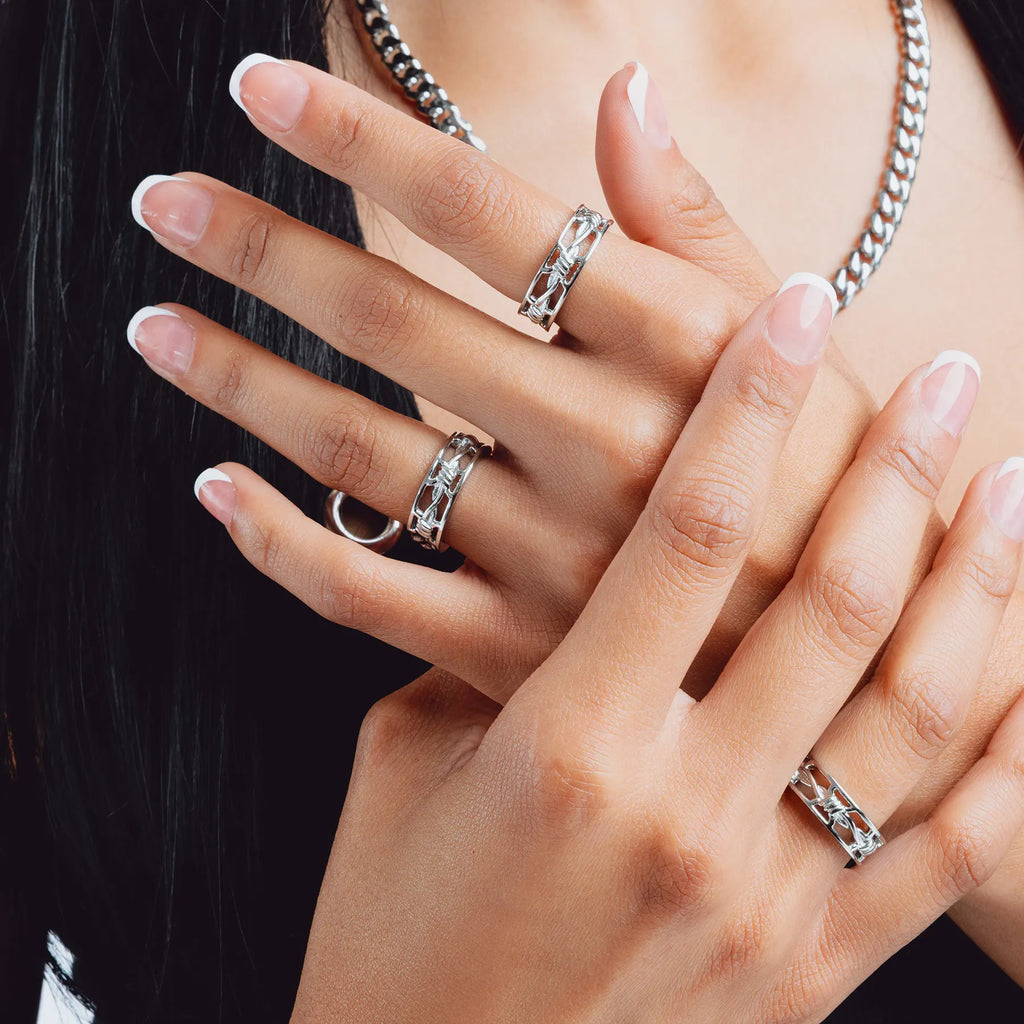 BARBED WIRE BAND RING
