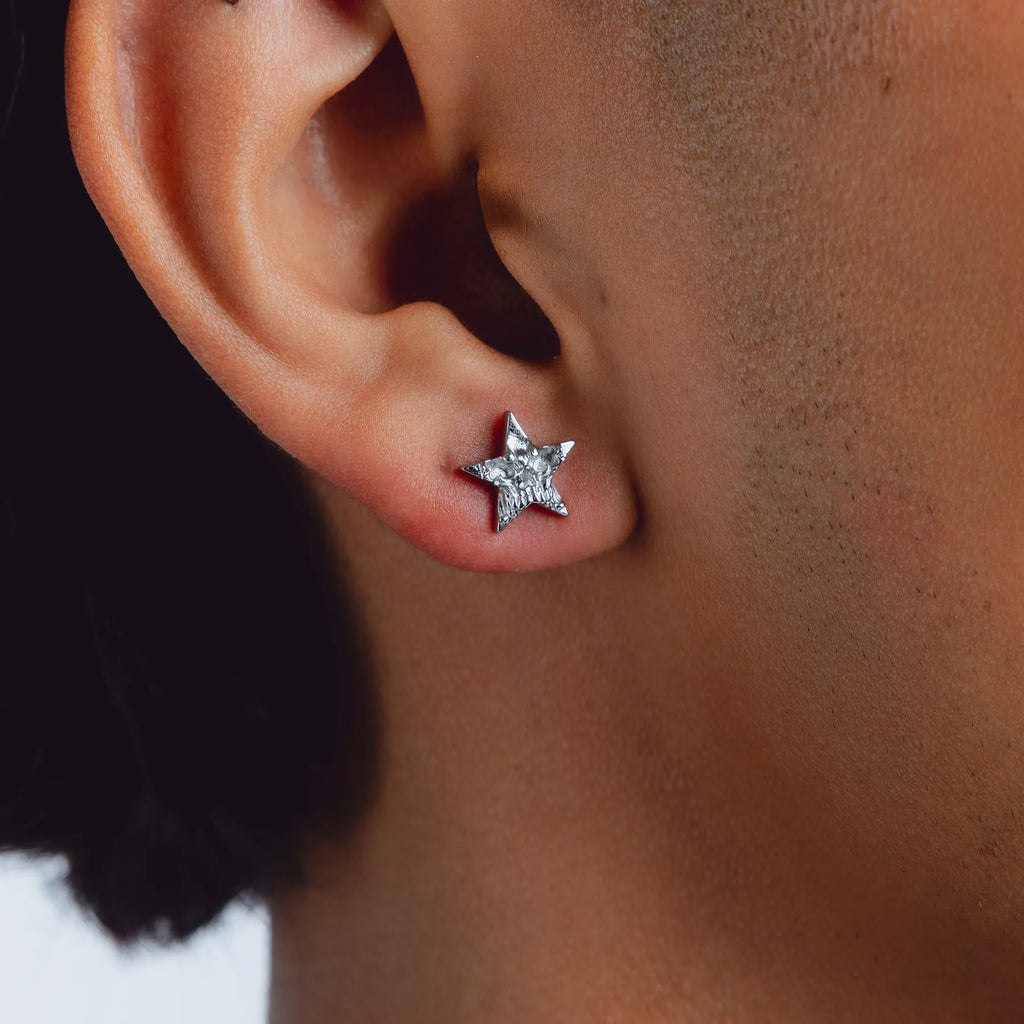 SKAR STUD EARRINGS
