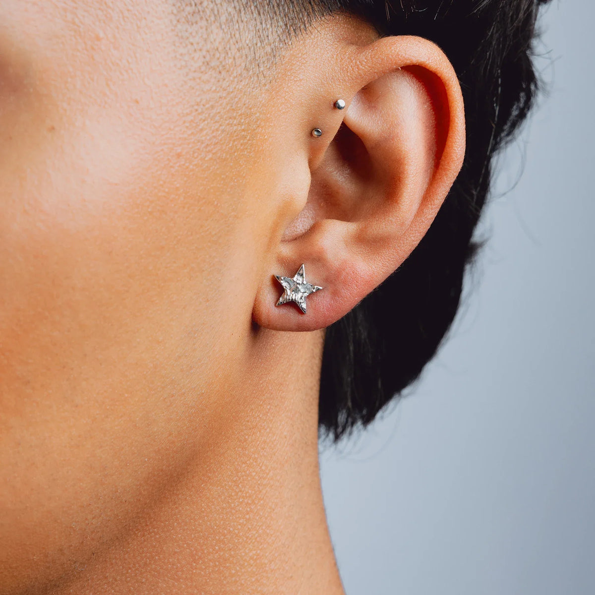 SKAR STUD EARRINGS