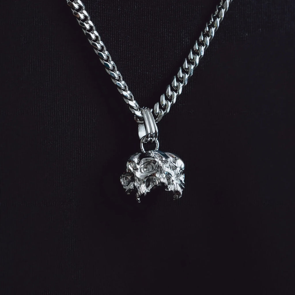TRIPLE THREAT PENDANT