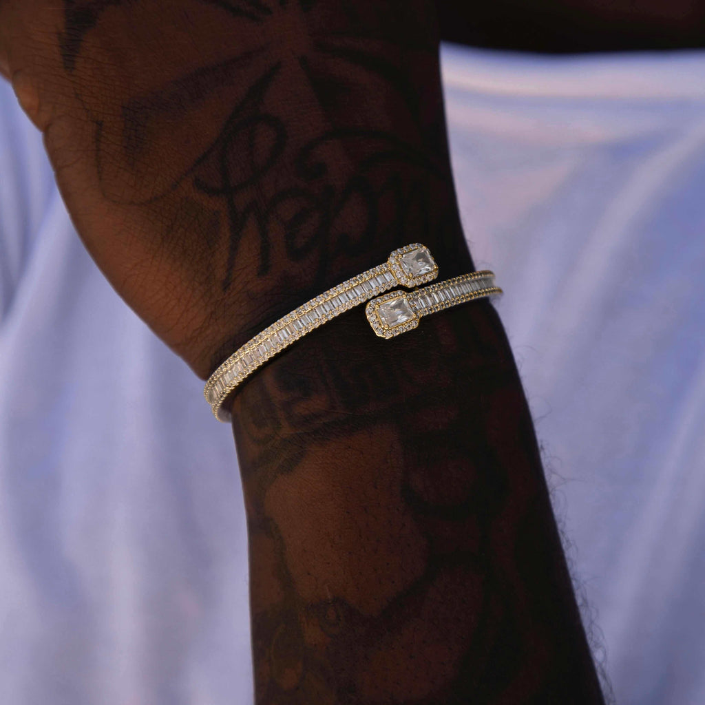 Baguette Clip Bracelet in Yellow Gold
