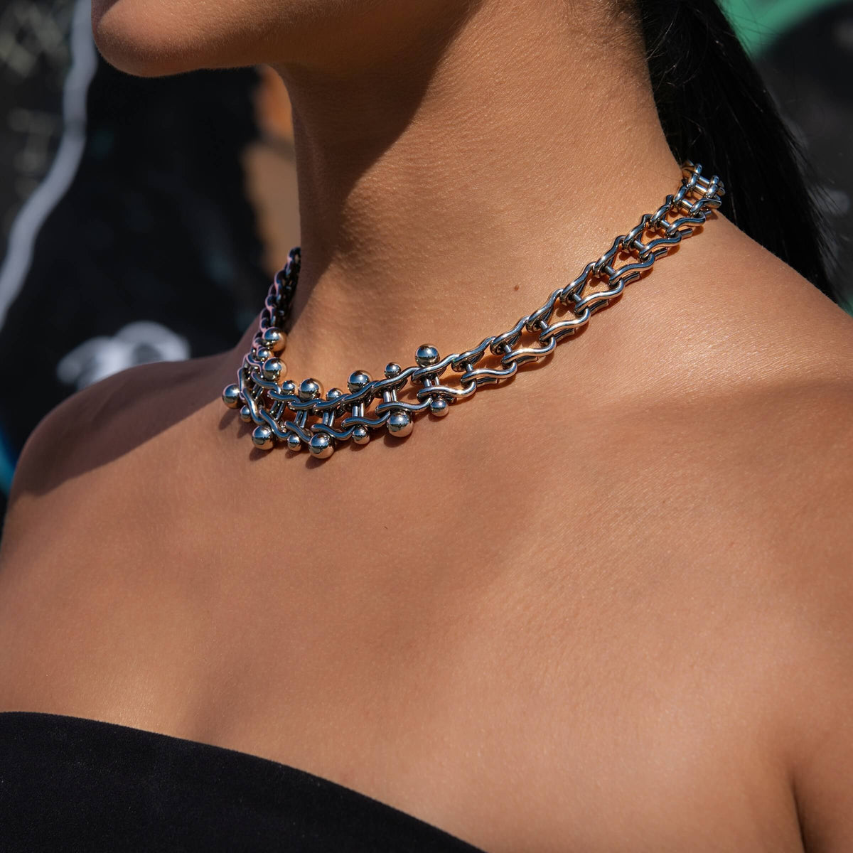 Circular Chain Necklace in White Gold