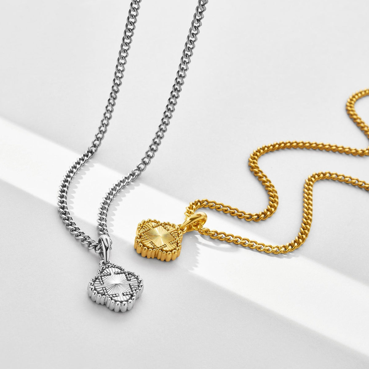 Clover Pendant (Gold)