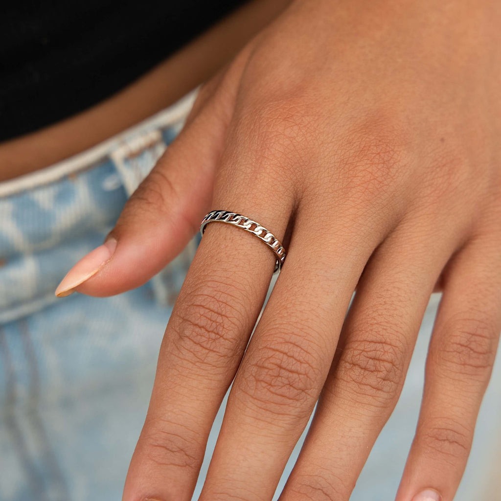 Curb Link Band Ring in White Gold