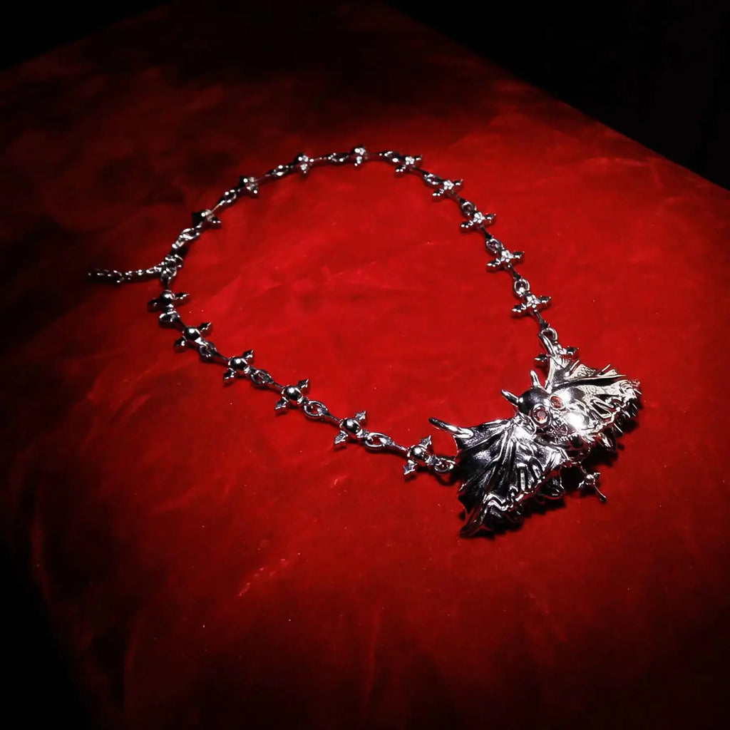 DAISY THE DAYSTALKER PENDANT