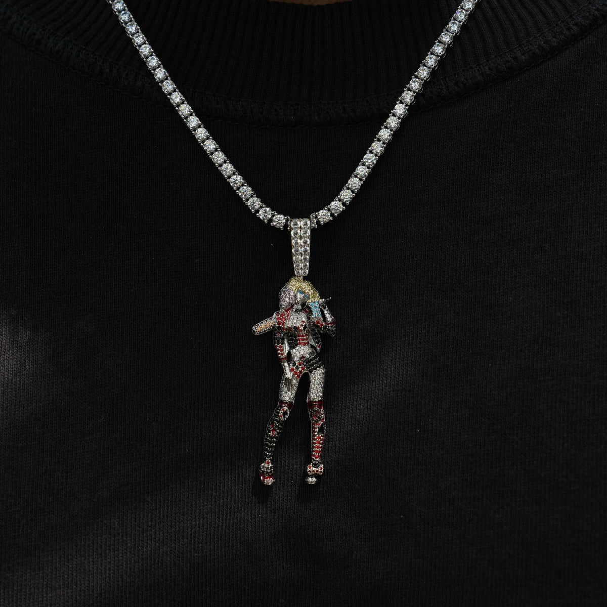 Harley Quinn Body Official DC Comics Pendant in White Gold
