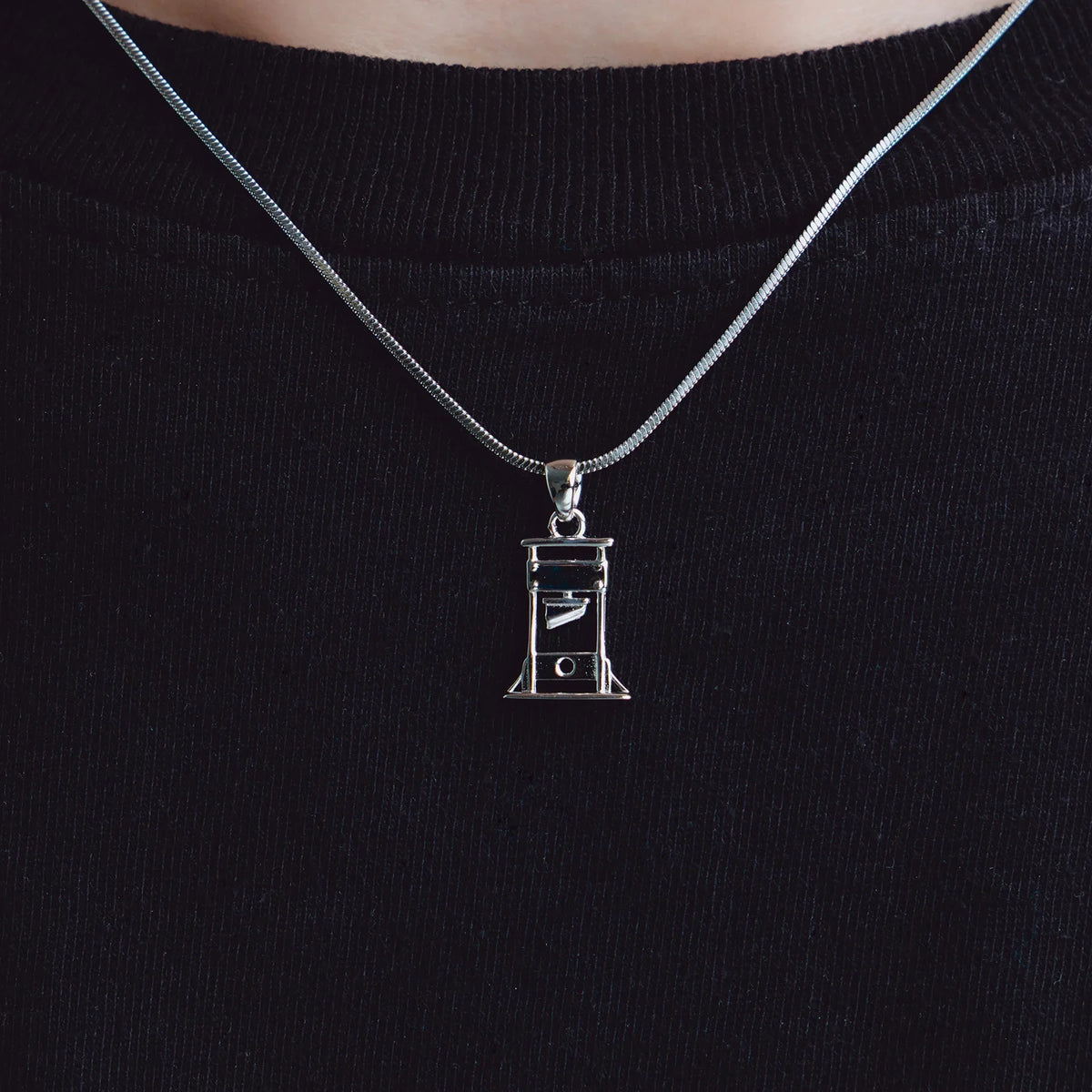GUILLOTINE PENDANT