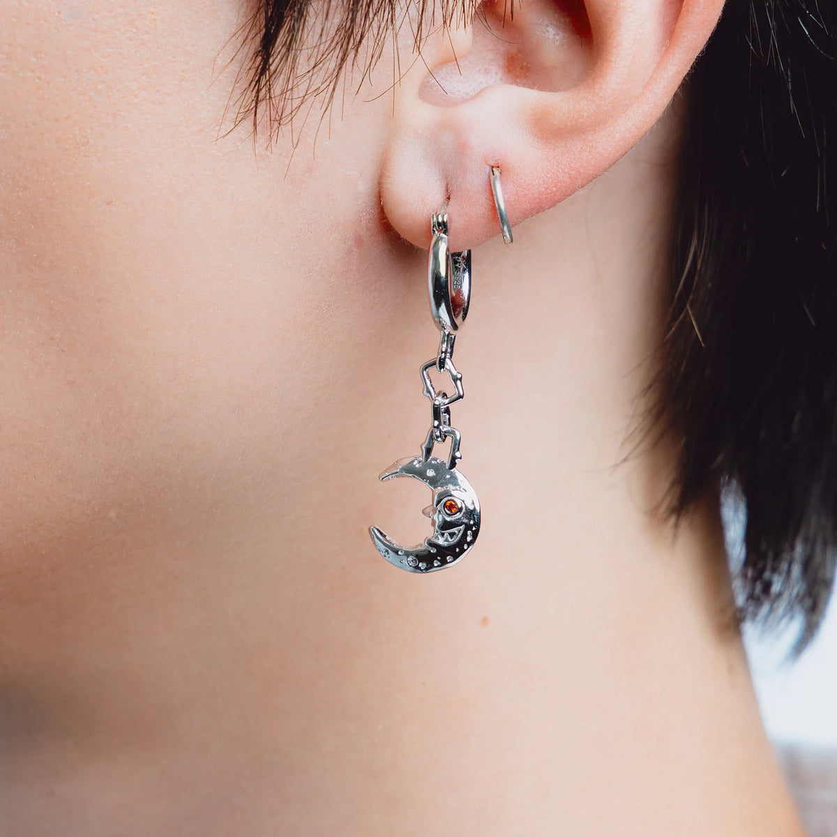 LUNA DANGLE EARRING