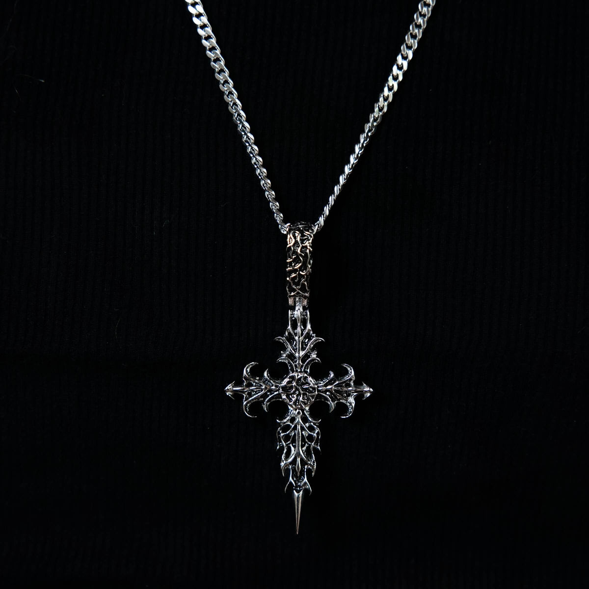 Motivo Drago Cross Pendant