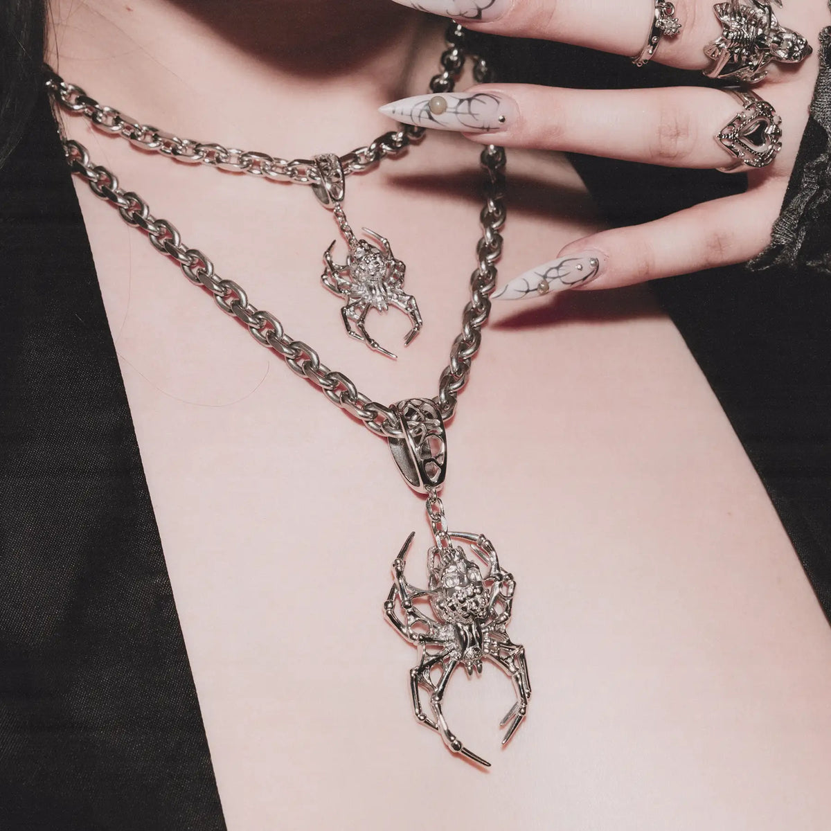 CATACOMBS SPIDER PENDANT