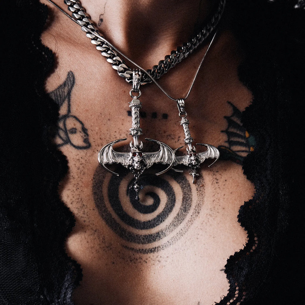 DAISY BATTLE AXE PENDANT