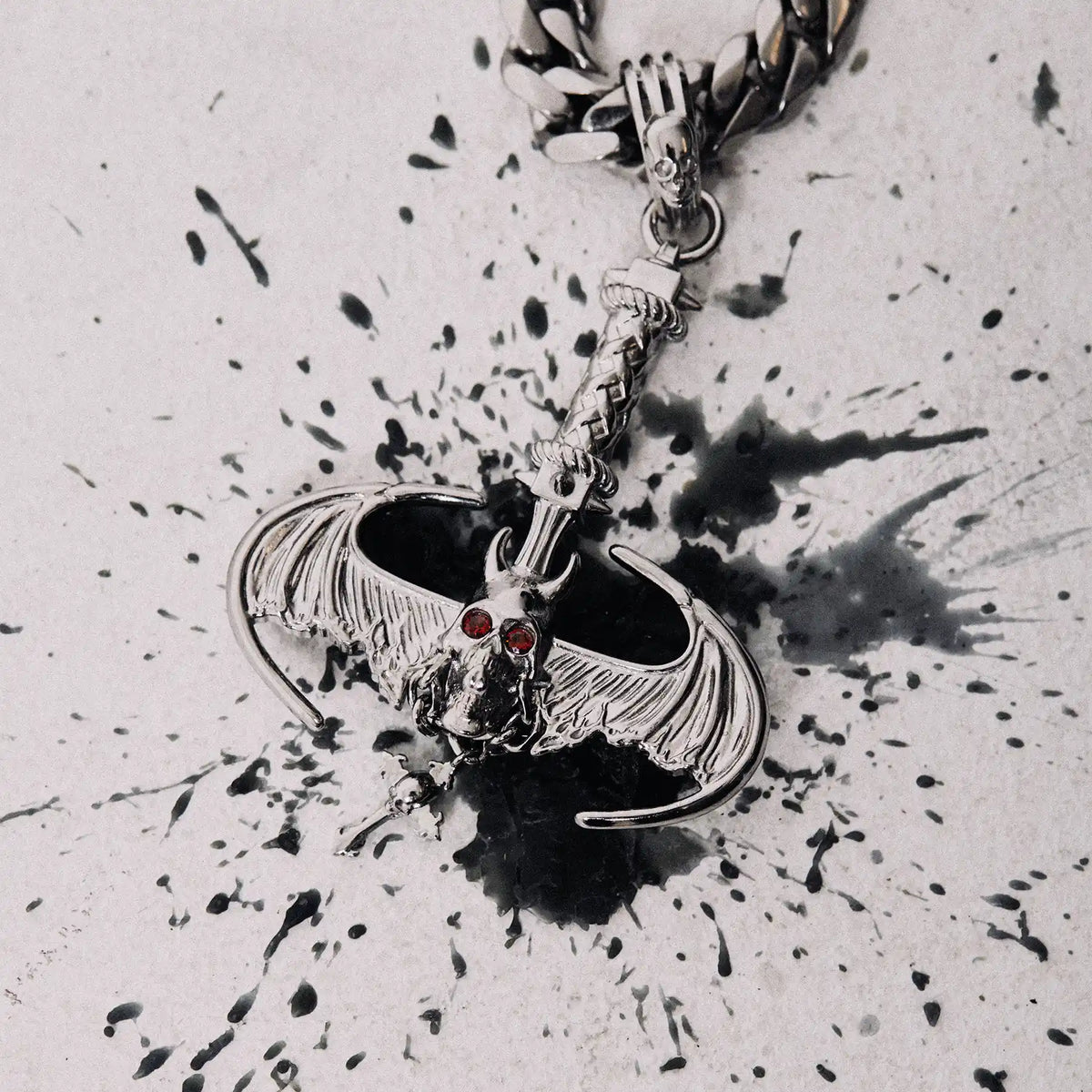DAISY BATTLE AXE PENDANT