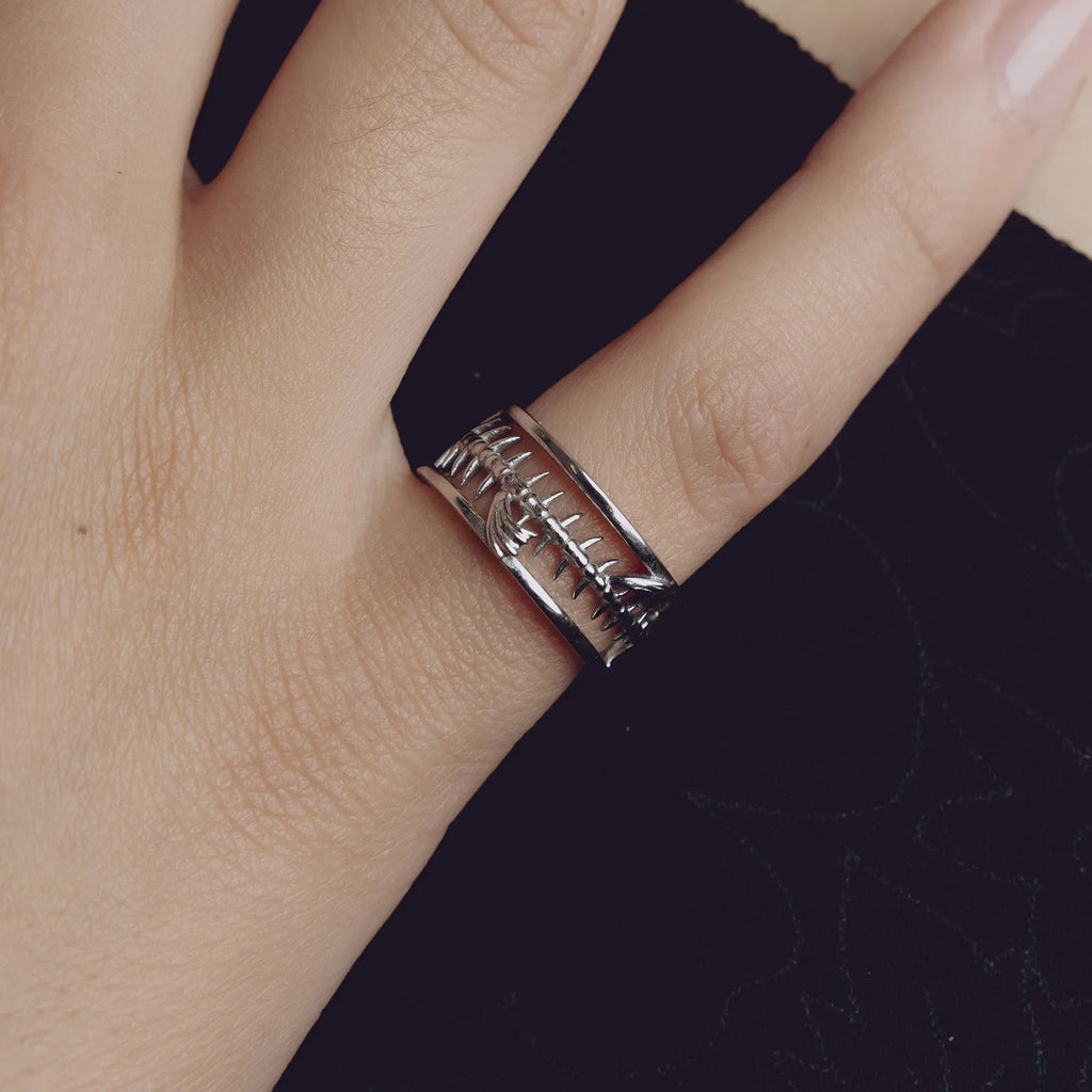 FISH SKELETON RING