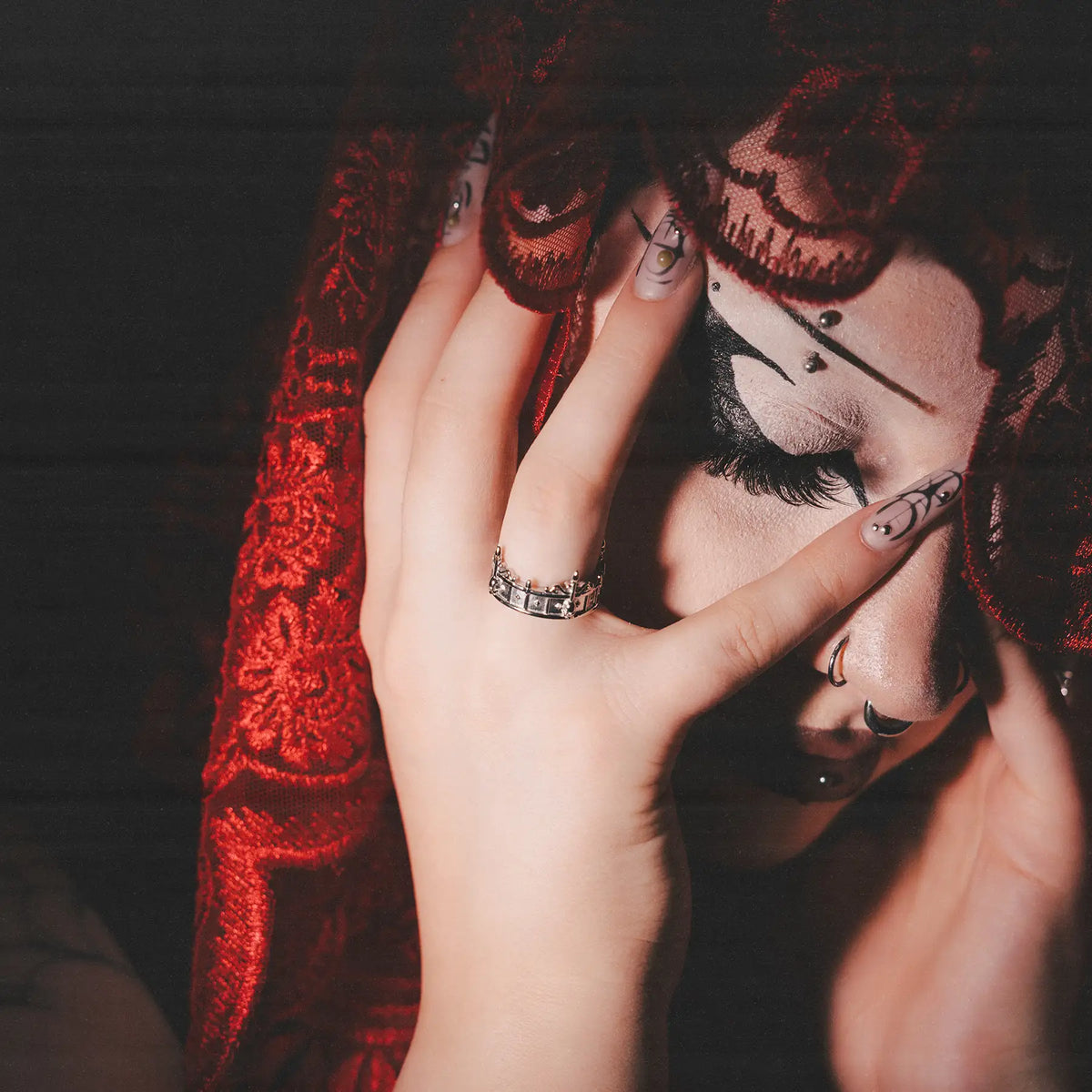GOTHIC GATE RING