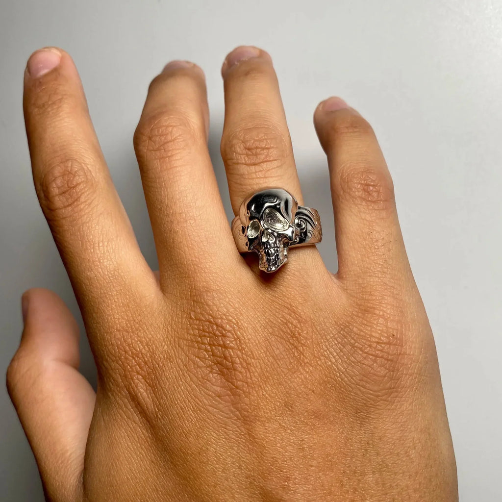 HALLUCINOGENIC RING