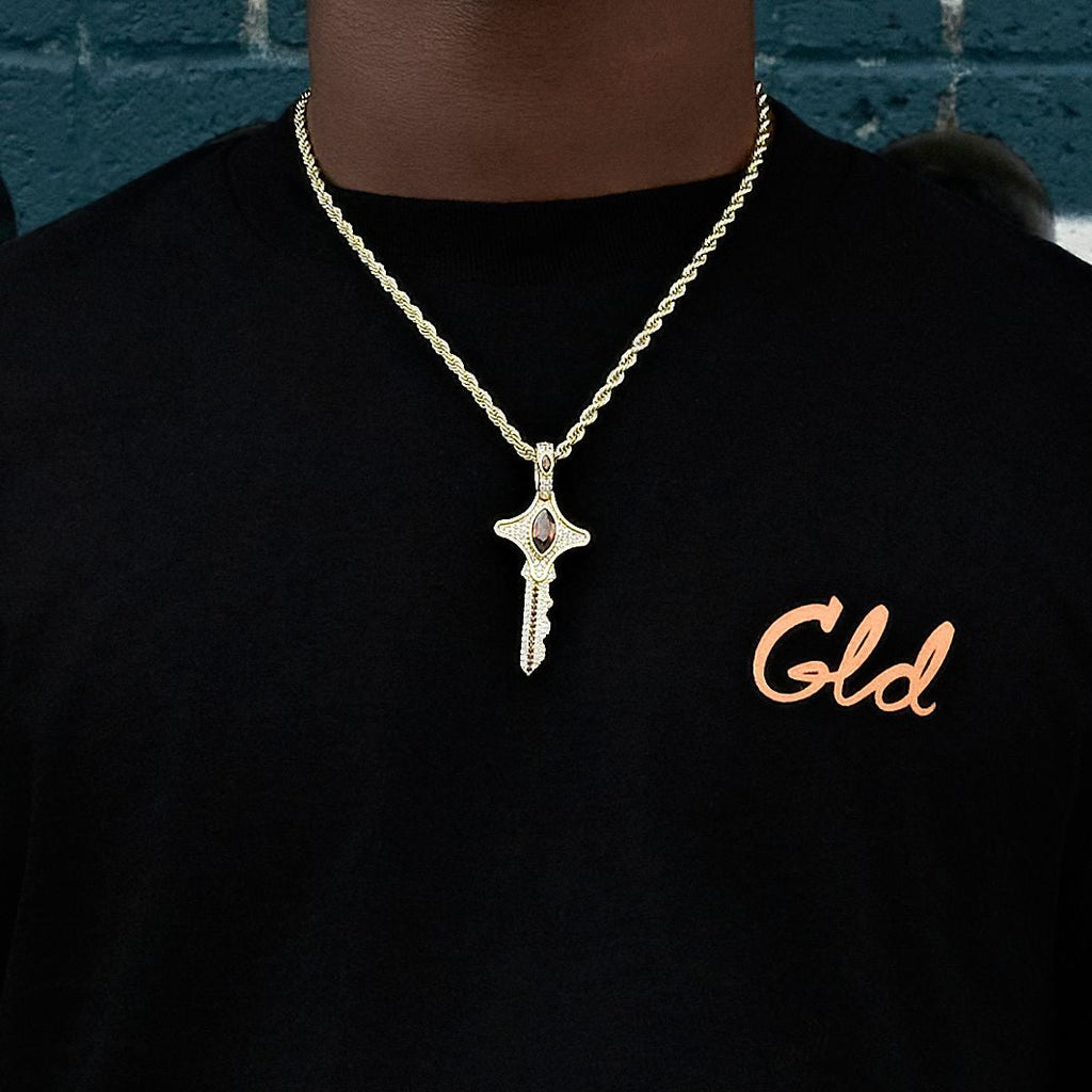 Iced Star Key Pendant in Yellow Gold