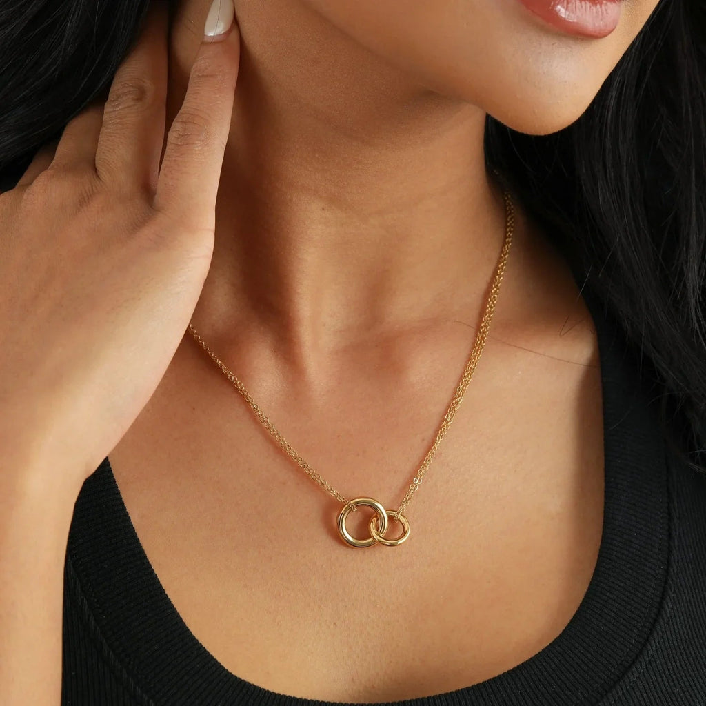 The Linked Necklace