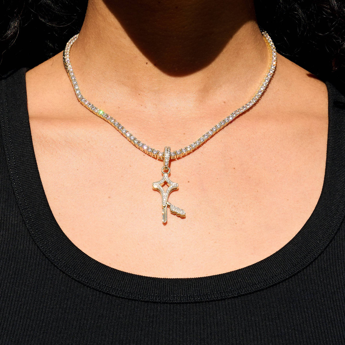 Lock and Key Set Pendant in Yellow Gold