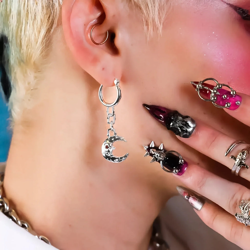 LUNA DANGLE EARRING