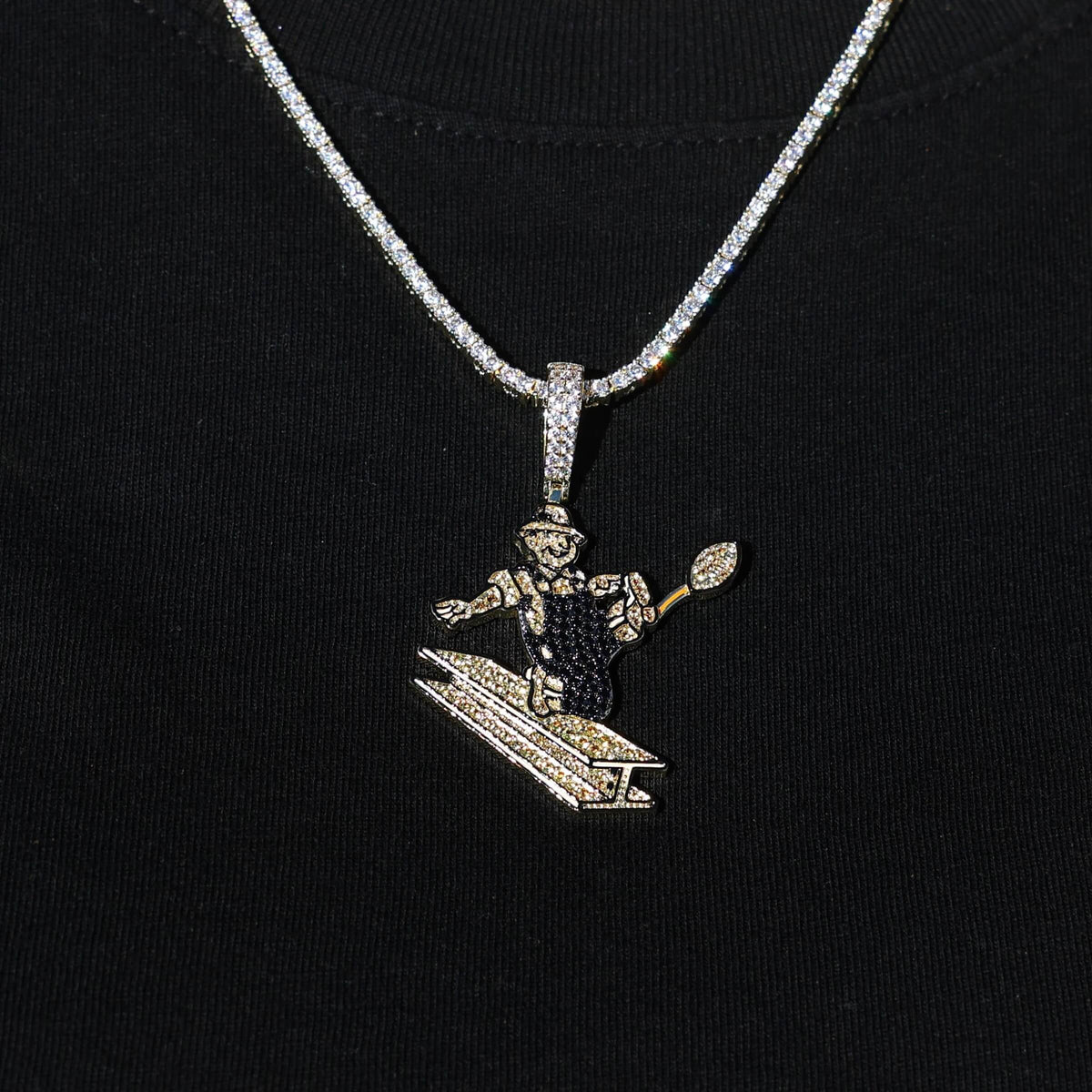 Pittsburgh Steelers Official NFL Vintage Logo Pendant in Yellow Gold