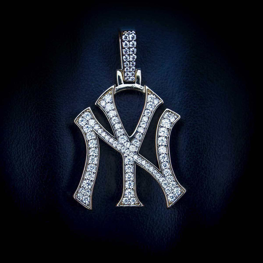 New York Yankees Official MLB Logo Pendant in Yellow Gold