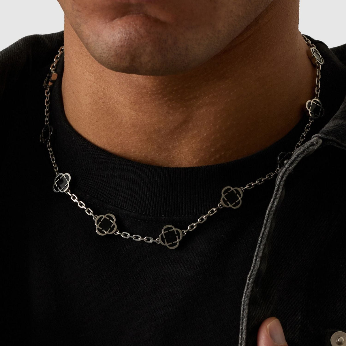 Onyx Clover Stone Necklace (Silver)