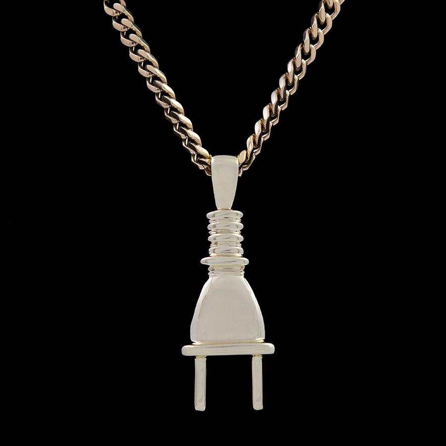 Plug Pendant in Yellow Gold