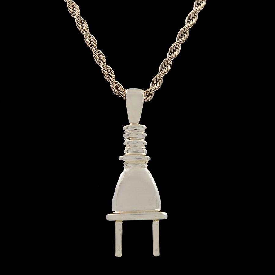 Plug Pendant in Yellow Gold