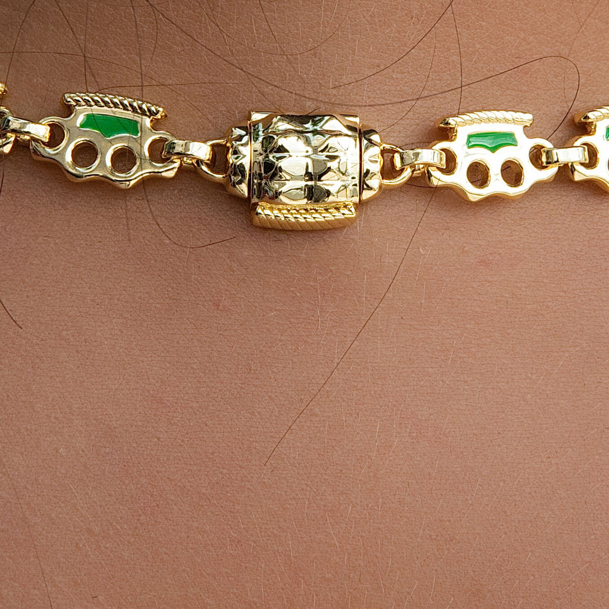 Poing Doré Micro Link Necklace in Yellow Gold