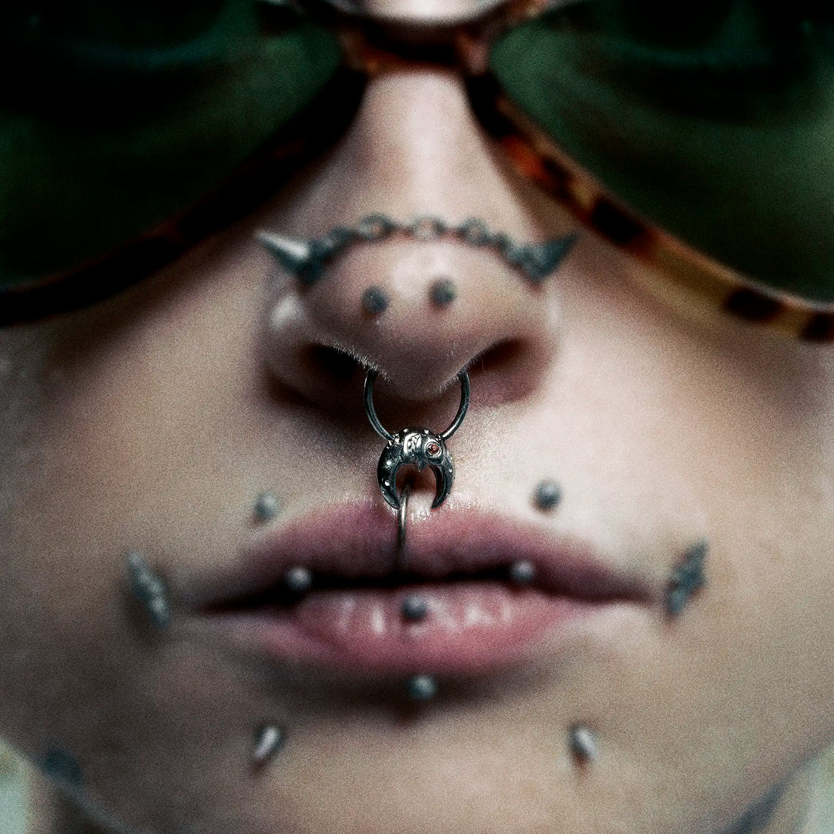 FAUX LUNA SEPTUM