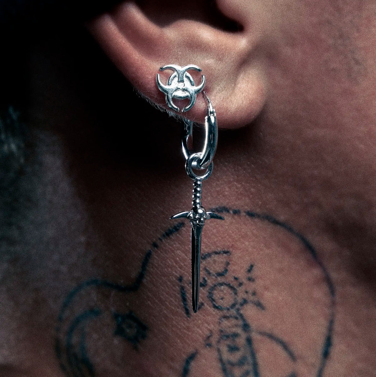 WARLOCK SWORD EARRING